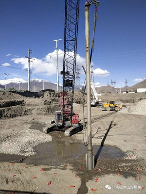 Pile Driver Machine Compaction du sable Colonne de pierre Amélioration du sol profond Vibroflot d'alimentation supérieure