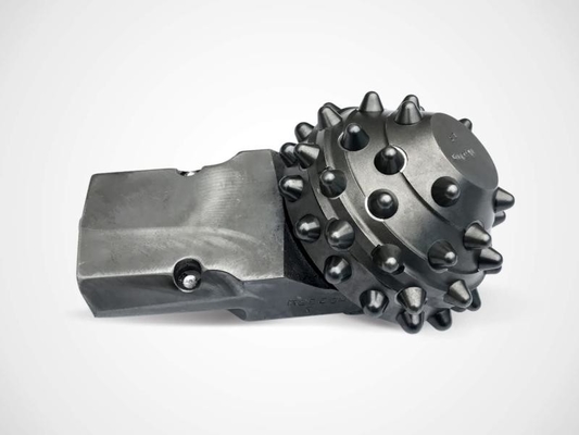 Trois rouleaux coniques pour forage en roche